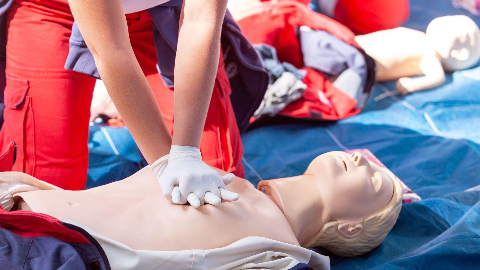 cpr training, importance of cpr, learn cpr skills, cpr certification, basic life support, cpr classes near me, emergency response skills, lifesaving techniques, cpr certification online, first aid and cpr